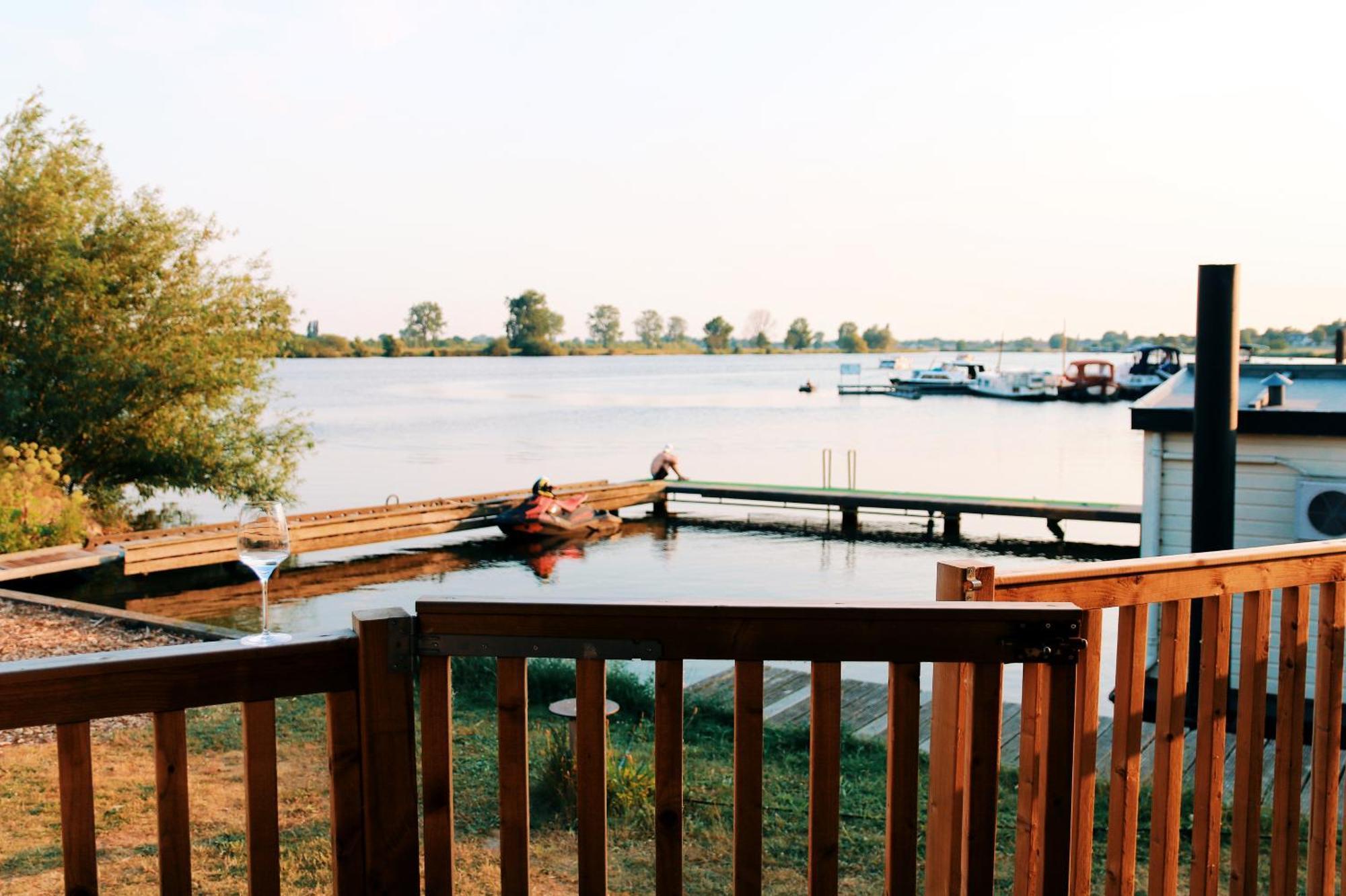 Luxury Lake Lodge Alphen  Exterior photo