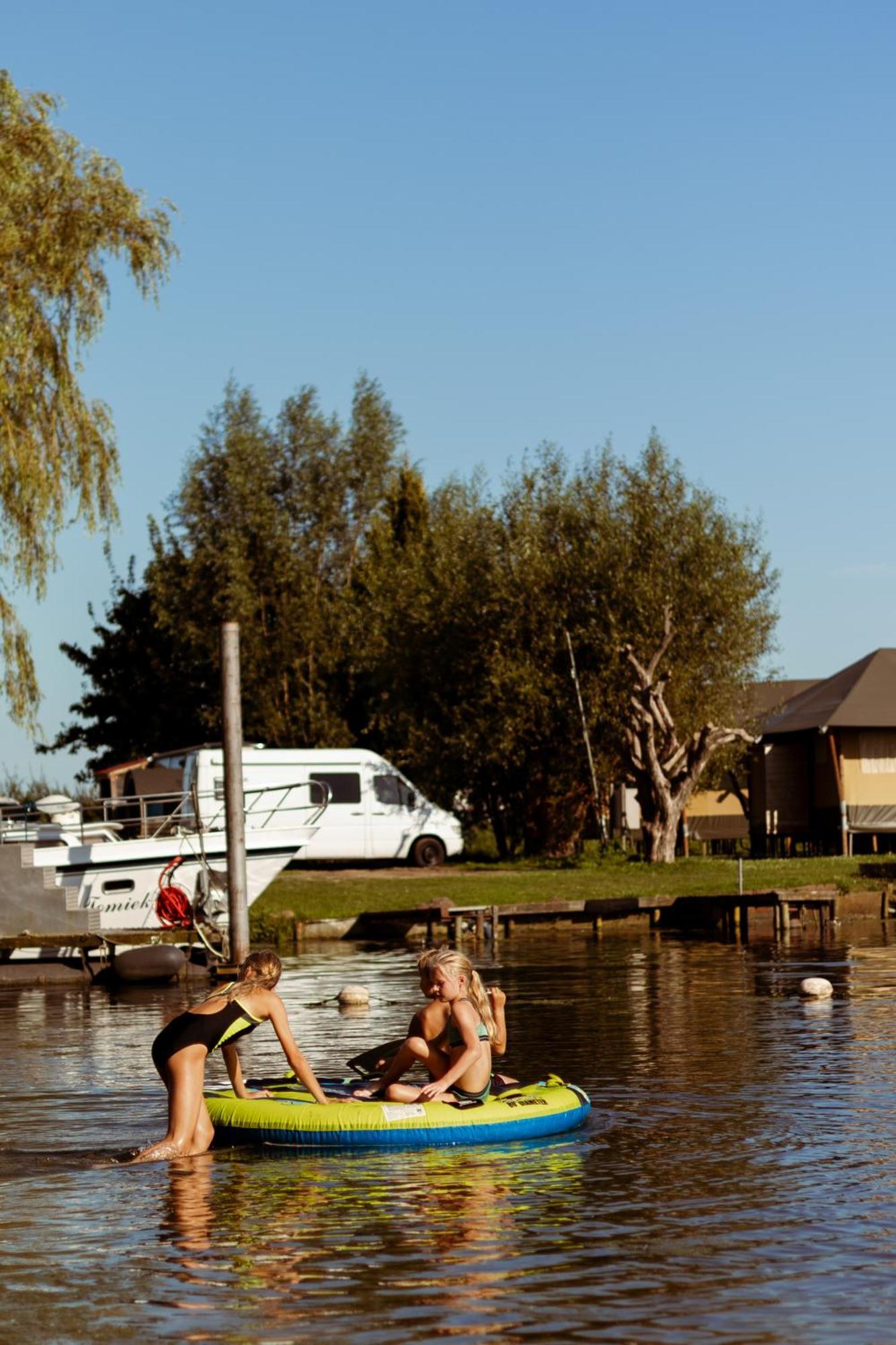 Luxury Lake Lodge Alphen  Exterior photo